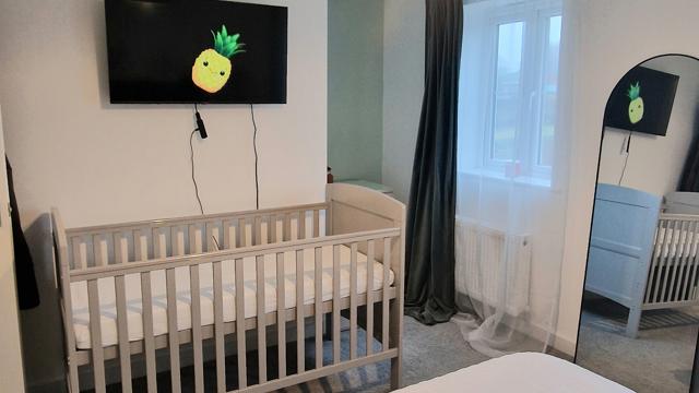 6 Howards Way Bedroom 1A