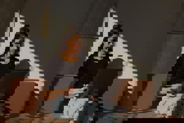 Lady On Computer Artempodrez 4492217