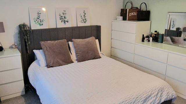 6 Howards Way Bedroom 1