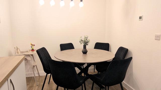 6 Howards Way Kitchen Diner